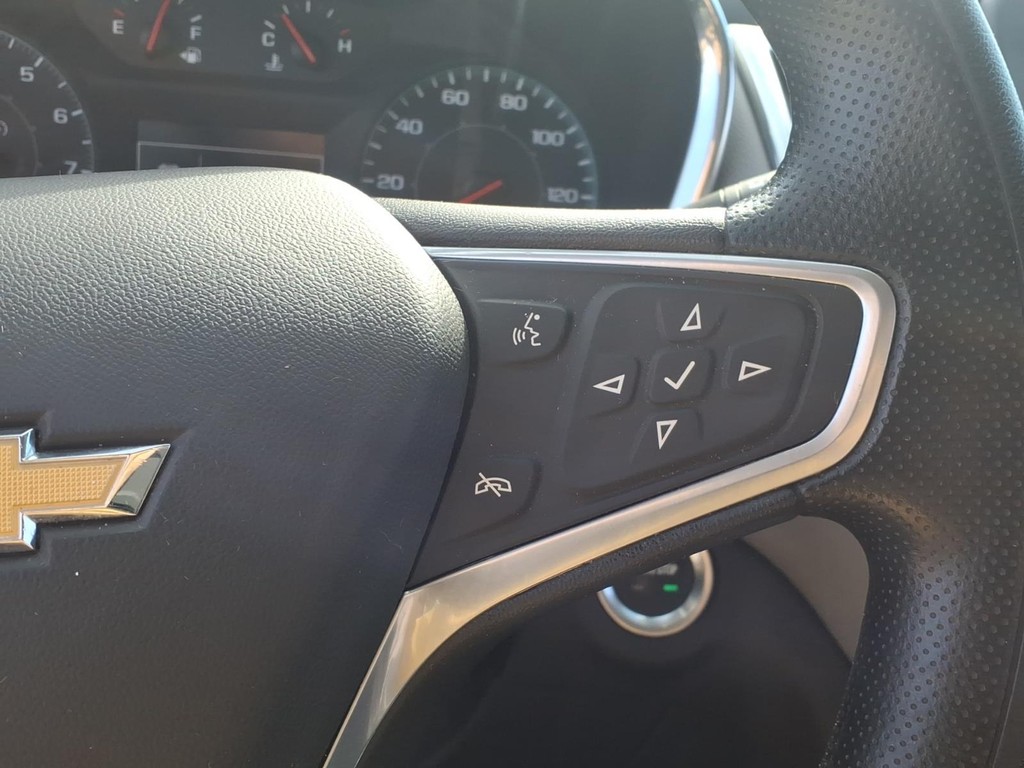 Chevrolet Equinox Vehicle Full-screen Gallery Image 17