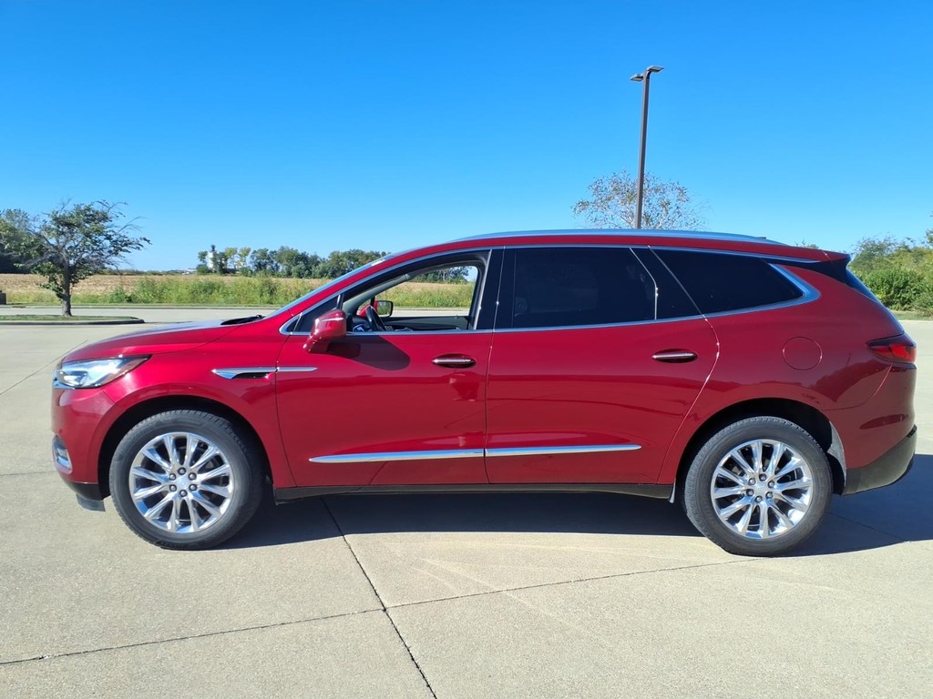 Buick Enclave Vehicle Full-screen Gallery Image 2