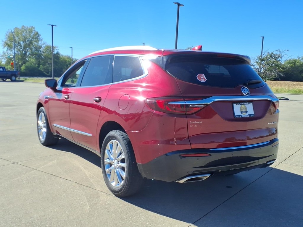Buick Enclave Vehicle Full-screen Gallery Image 3