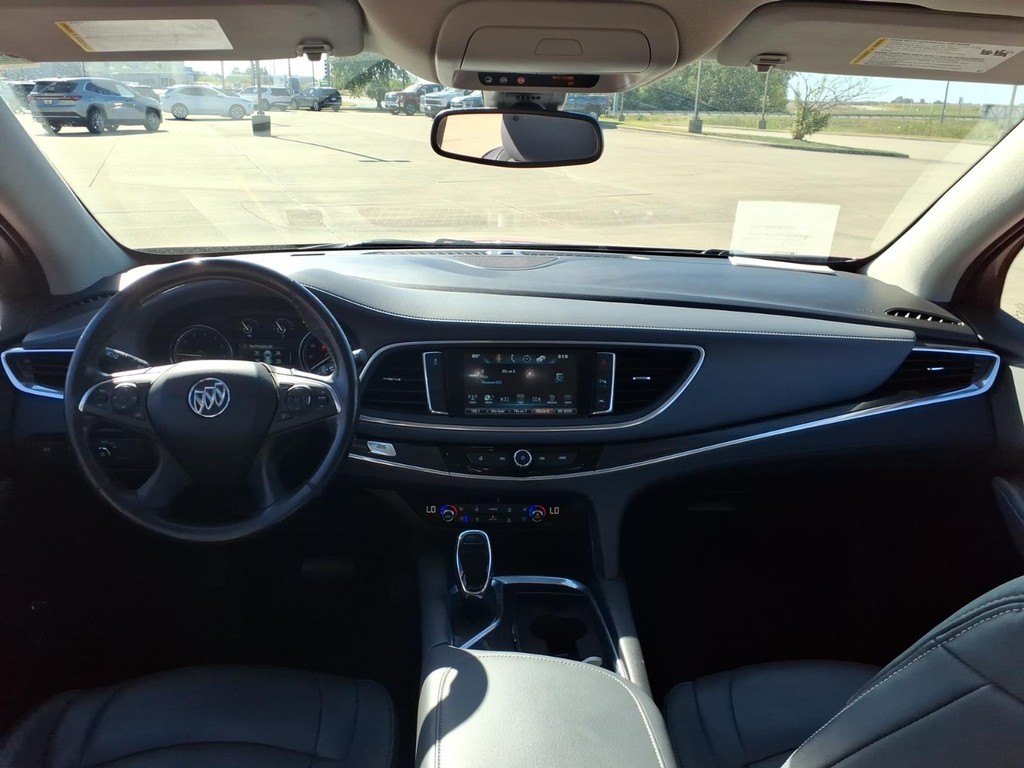 Buick Enclave Vehicle Full-screen Gallery Image 7