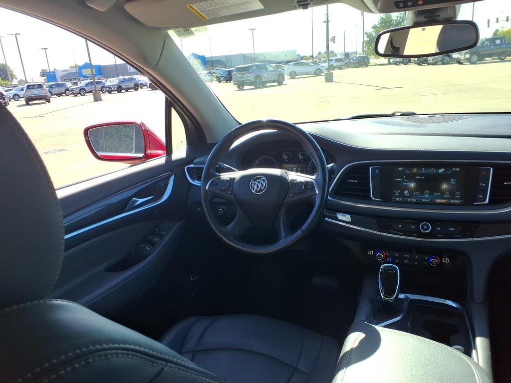 Buick Enclave Vehicle Full-screen Gallery Image 9