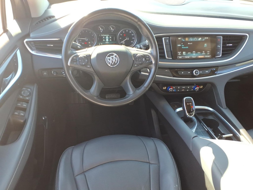 Buick Enclave Vehicle Full-screen Gallery Image 10