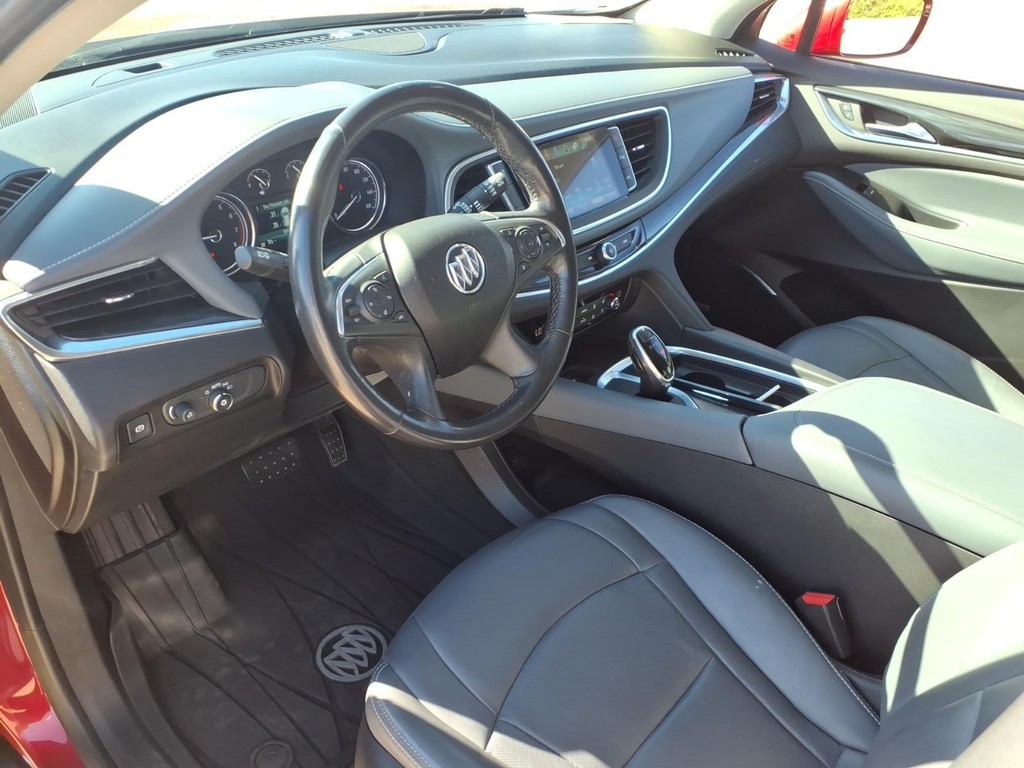 Buick Enclave Vehicle Full-screen Gallery Image 11