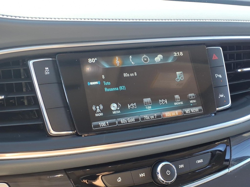 Buick Enclave Vehicle Full-screen Gallery Image 12