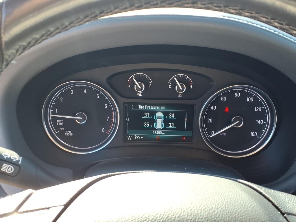 Buick Enclave Vehicle Full-screen Gallery Image 18
