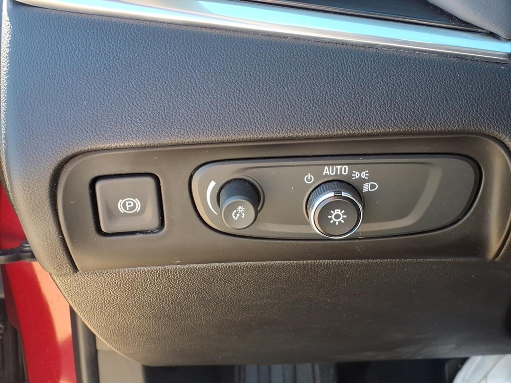 Buick Enclave Vehicle Full-screen Gallery Image 19