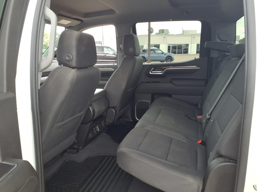 Chevrolet Silverado 1500 Vehicle Full-screen Gallery Image 06