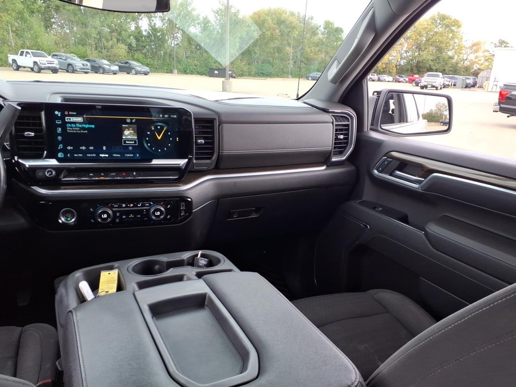 Chevrolet Silverado 1500 Vehicle Full-screen Gallery Image 08