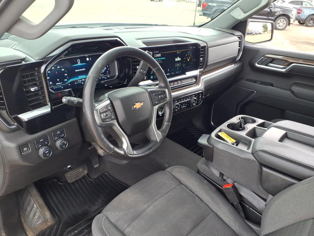 Chevrolet Silverado 1500 Vehicle Full-screen Gallery Image 11