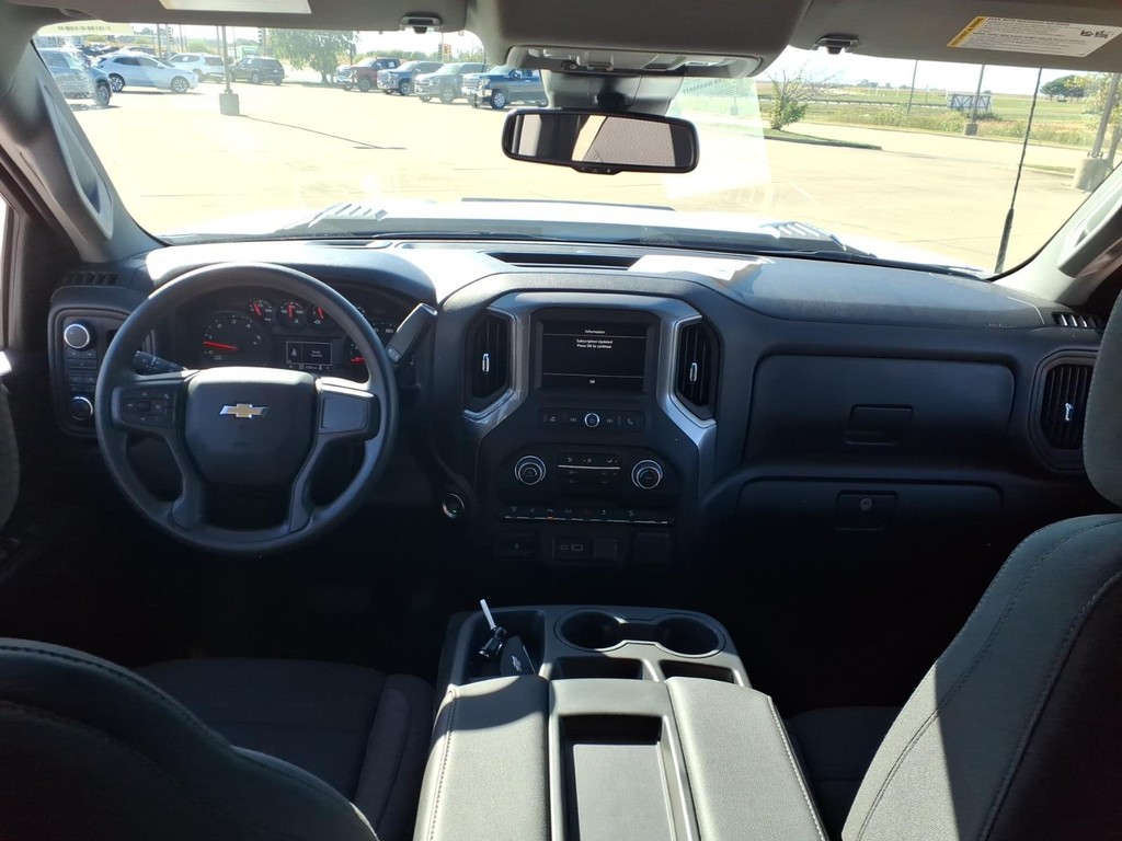 Chevrolet Silverado 2500HD Vehicle Full-screen Gallery Image 7