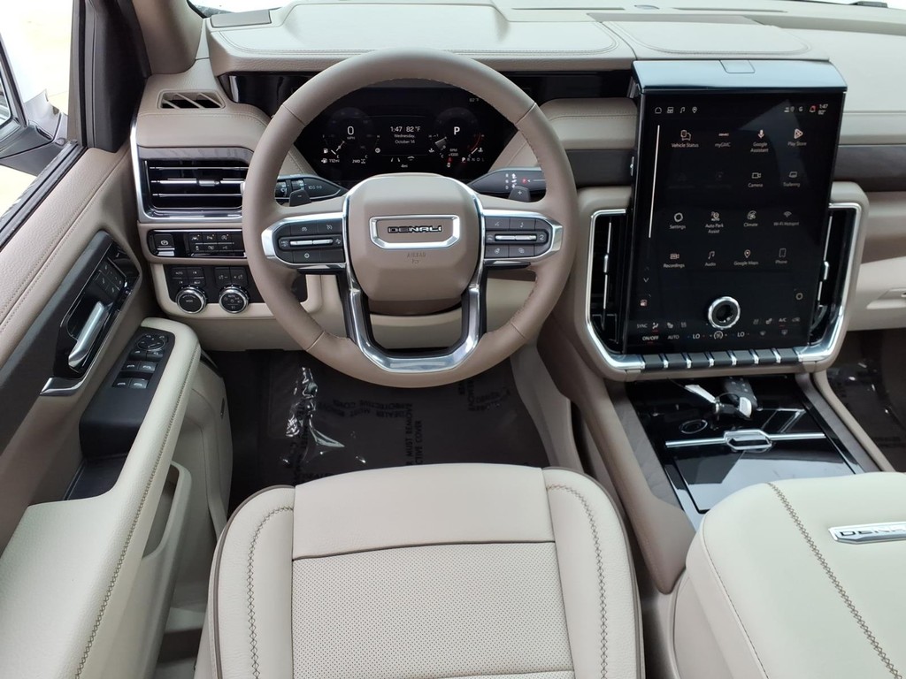 GMC Yukon Vehicle Full-screen Gallery Image 10