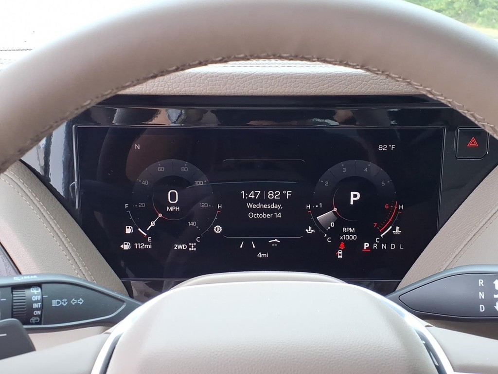 GMC Yukon Vehicle Full-screen Gallery Image 17
