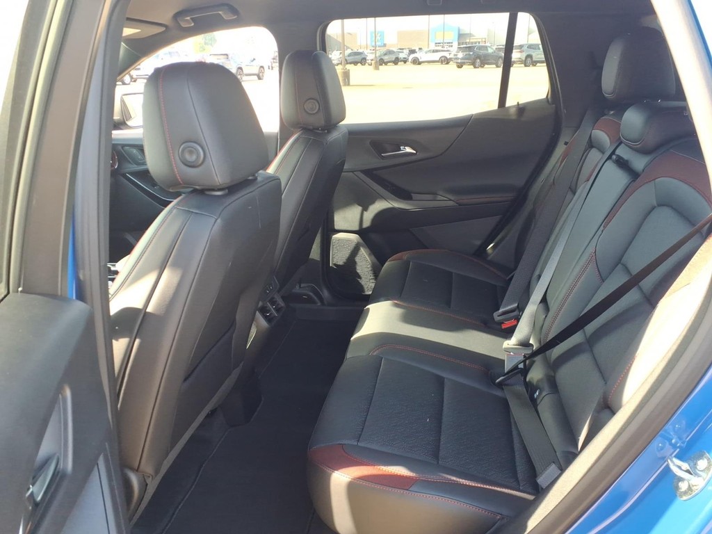 Chevrolet Equinox Vehicle Full-screen Gallery Image 6