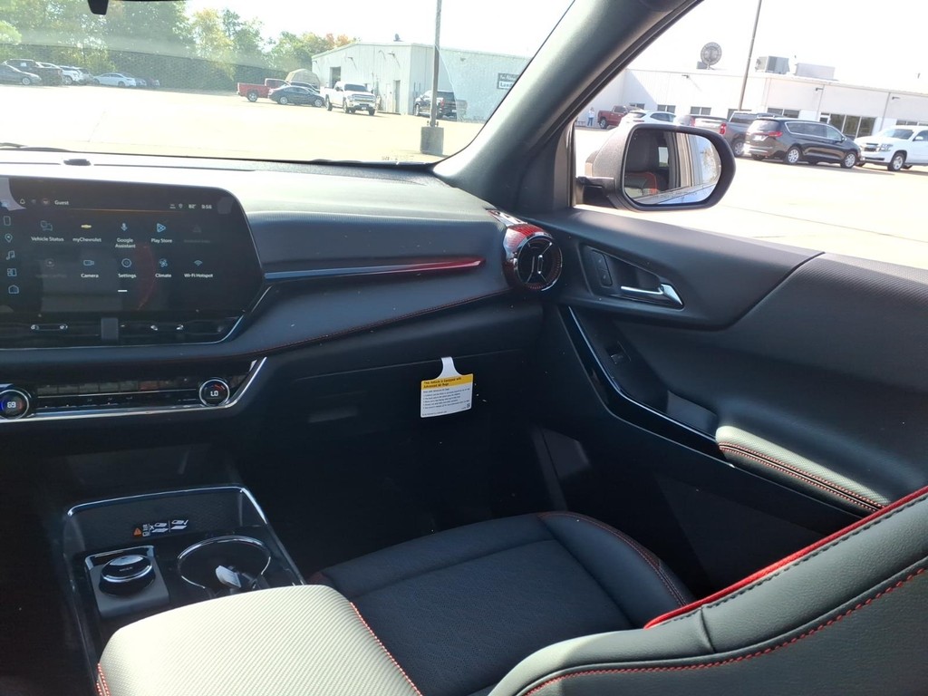 Chevrolet Equinox Vehicle Full-screen Gallery Image 8
