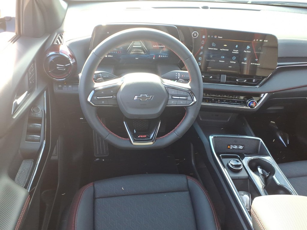 Chevrolet Equinox Vehicle Full-screen Gallery Image 10