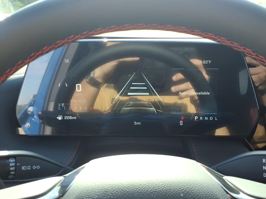 Chevrolet Equinox Vehicle Full-screen Gallery Image 18