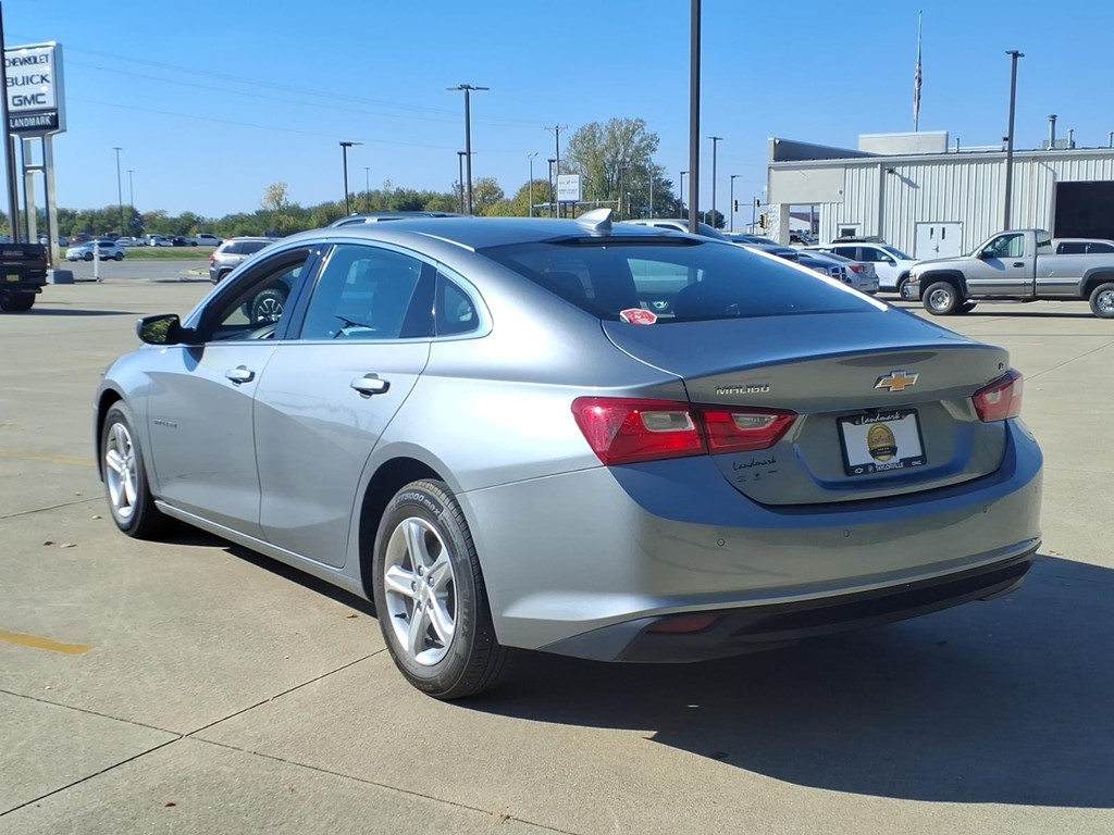 Chevrolet Malibu Vehicle Full-screen Gallery Image 03