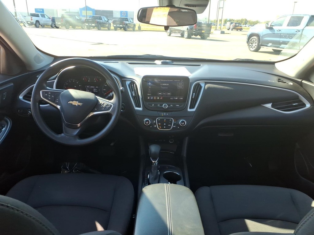 Chevrolet Malibu Vehicle Full-screen Gallery Image 07