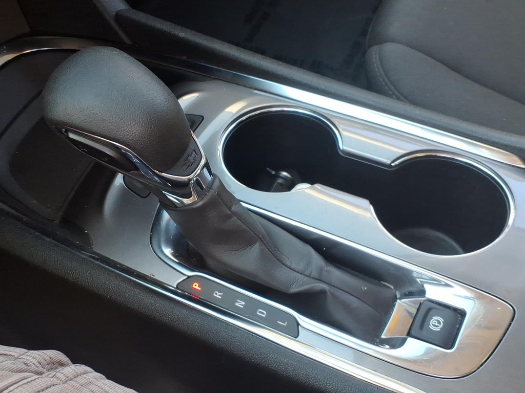 Chevrolet Malibu Vehicle Full-screen Gallery Image 15