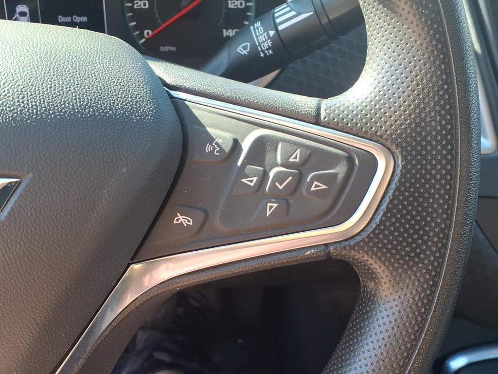 Chevrolet Malibu Vehicle Full-screen Gallery Image 17