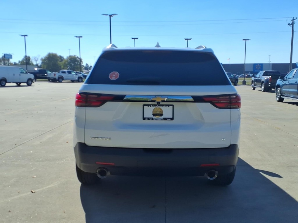 Chevrolet Traverse Vehicle Full-screen Gallery Image 04