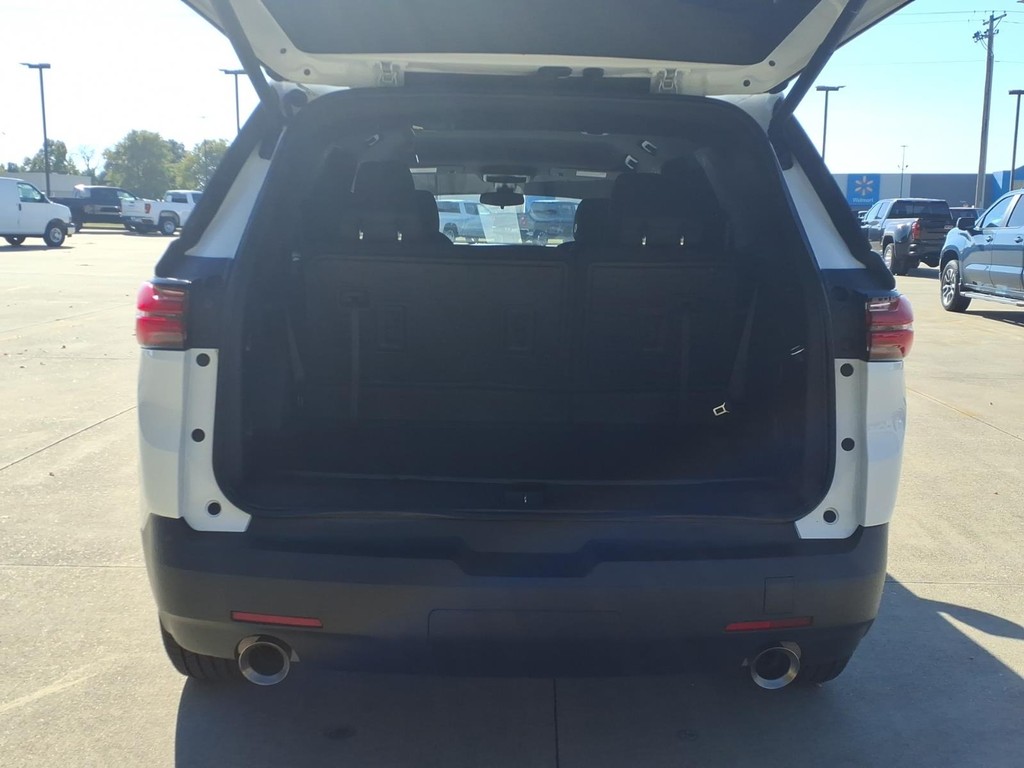 Chevrolet Traverse Vehicle Full-screen Gallery Image 05