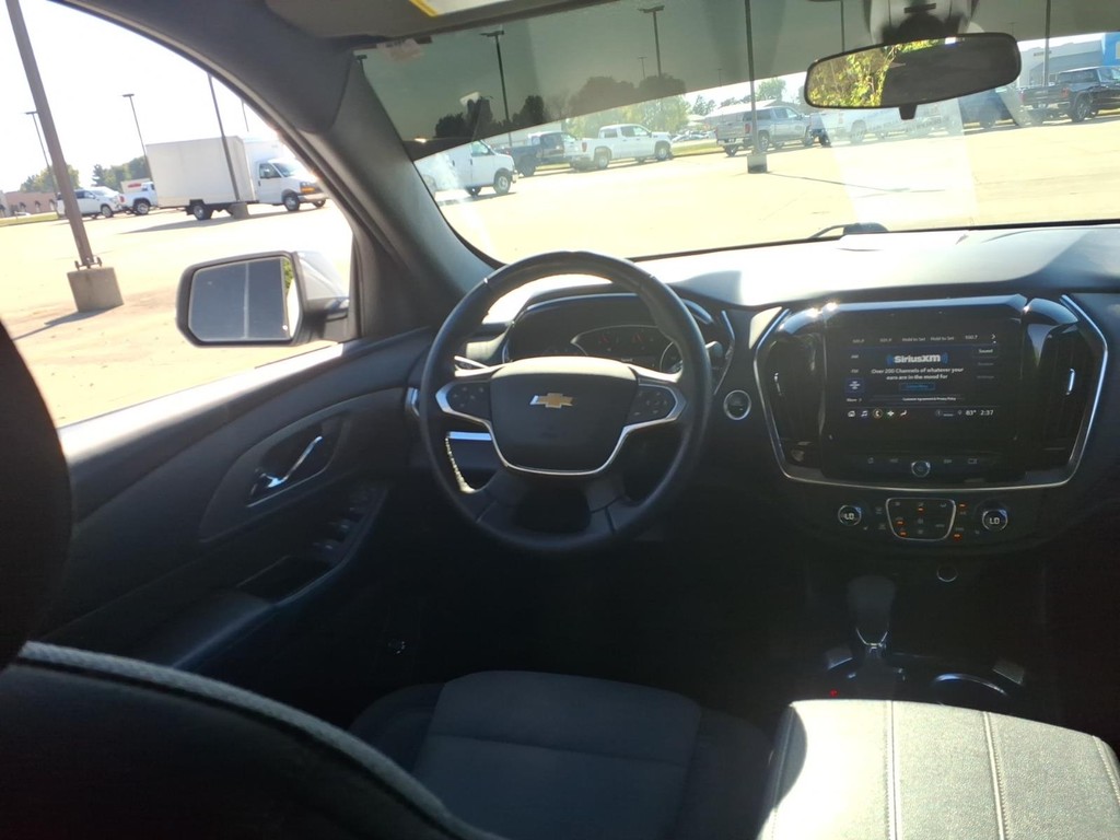 Chevrolet Traverse Vehicle Full-screen Gallery Image 09