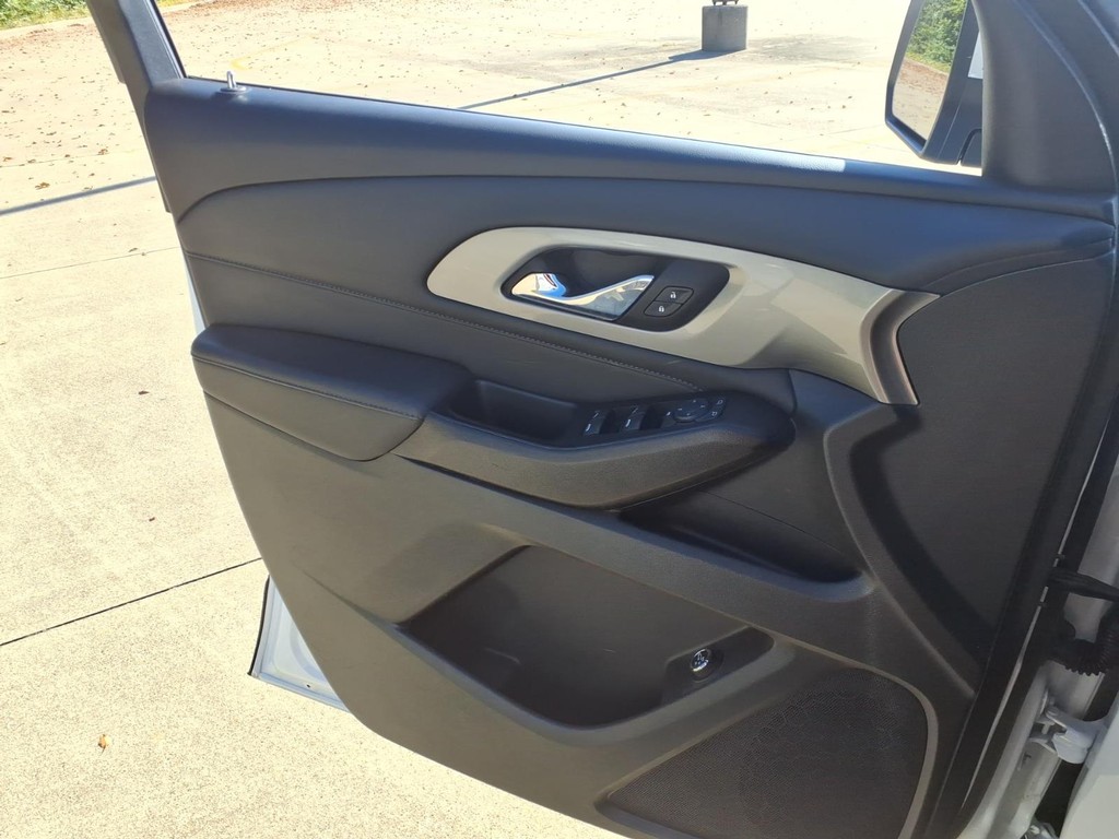 Chevrolet Traverse Vehicle Full-screen Gallery Image 20