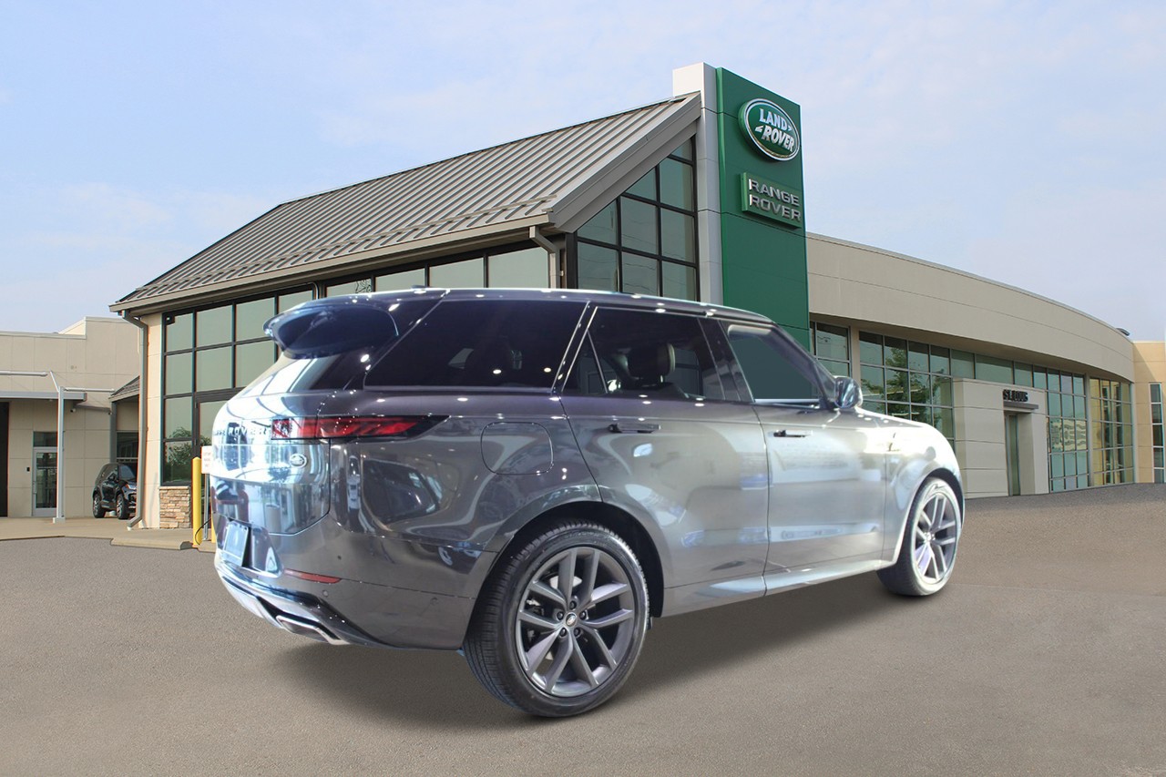 Land Rover Range Rover Sport Vehicle Full-screen Gallery Image 3