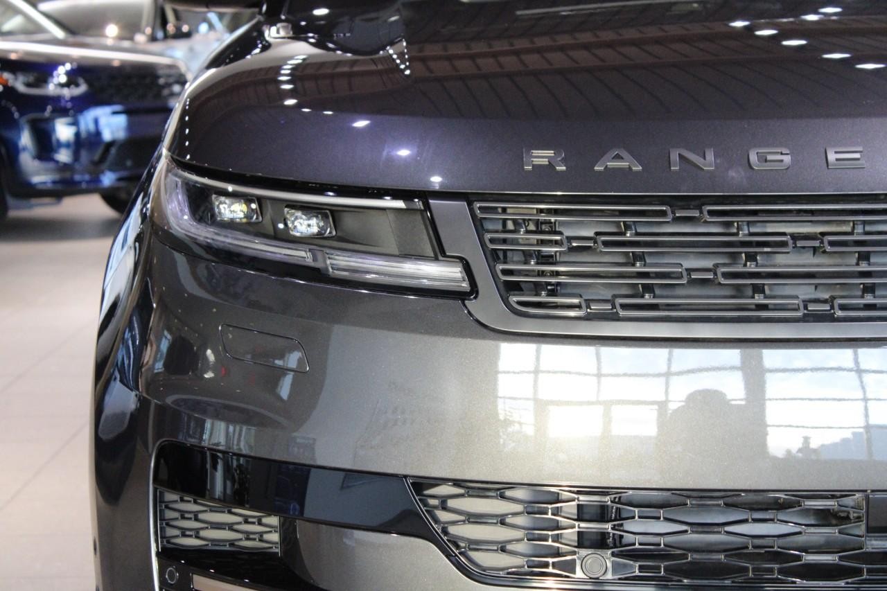 Land Rover Range Rover Sport Vehicle Full-screen Gallery Image 6