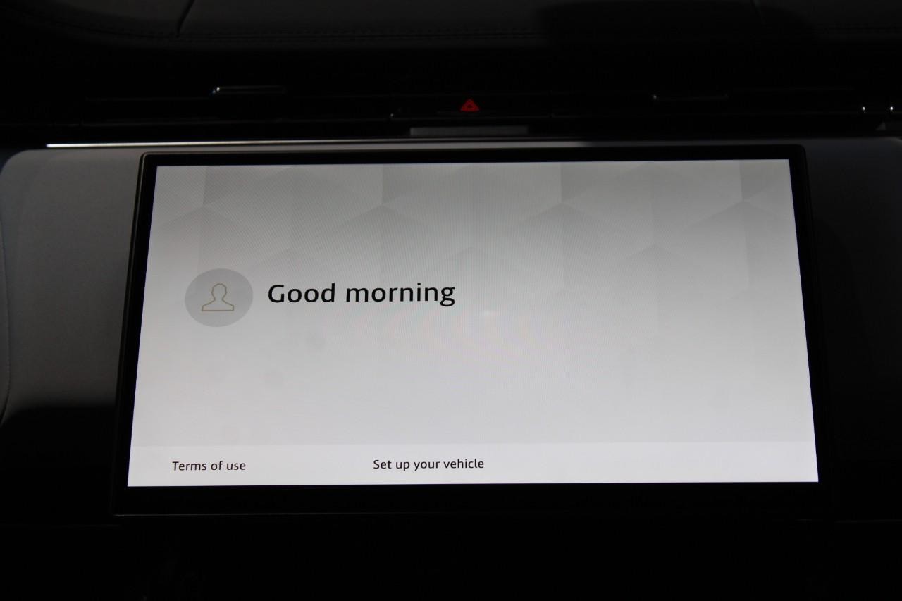 Land Rover Range Rover Sport Vehicle Full-screen Gallery Image 16