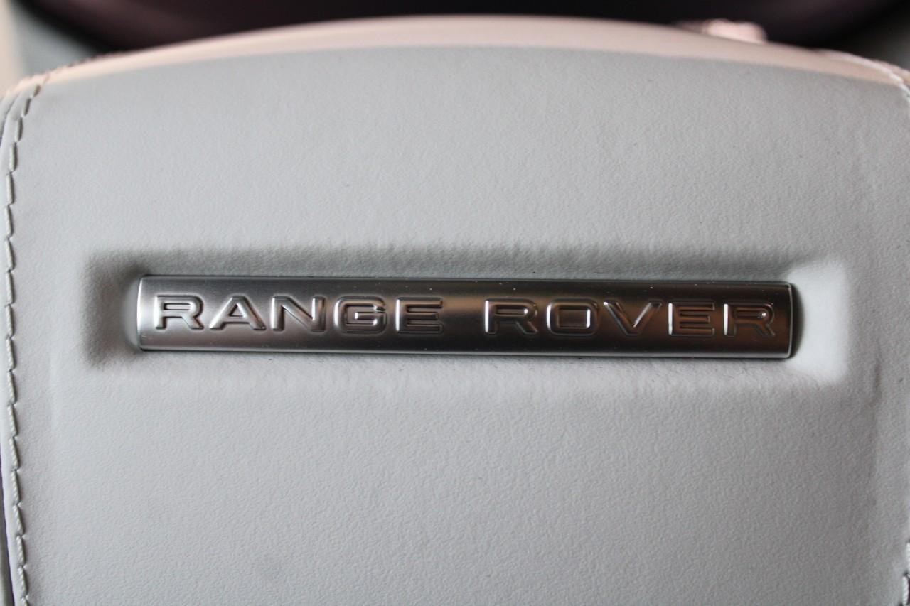 Land Rover Range Rover Sport Vehicle Full-screen Gallery Image 22