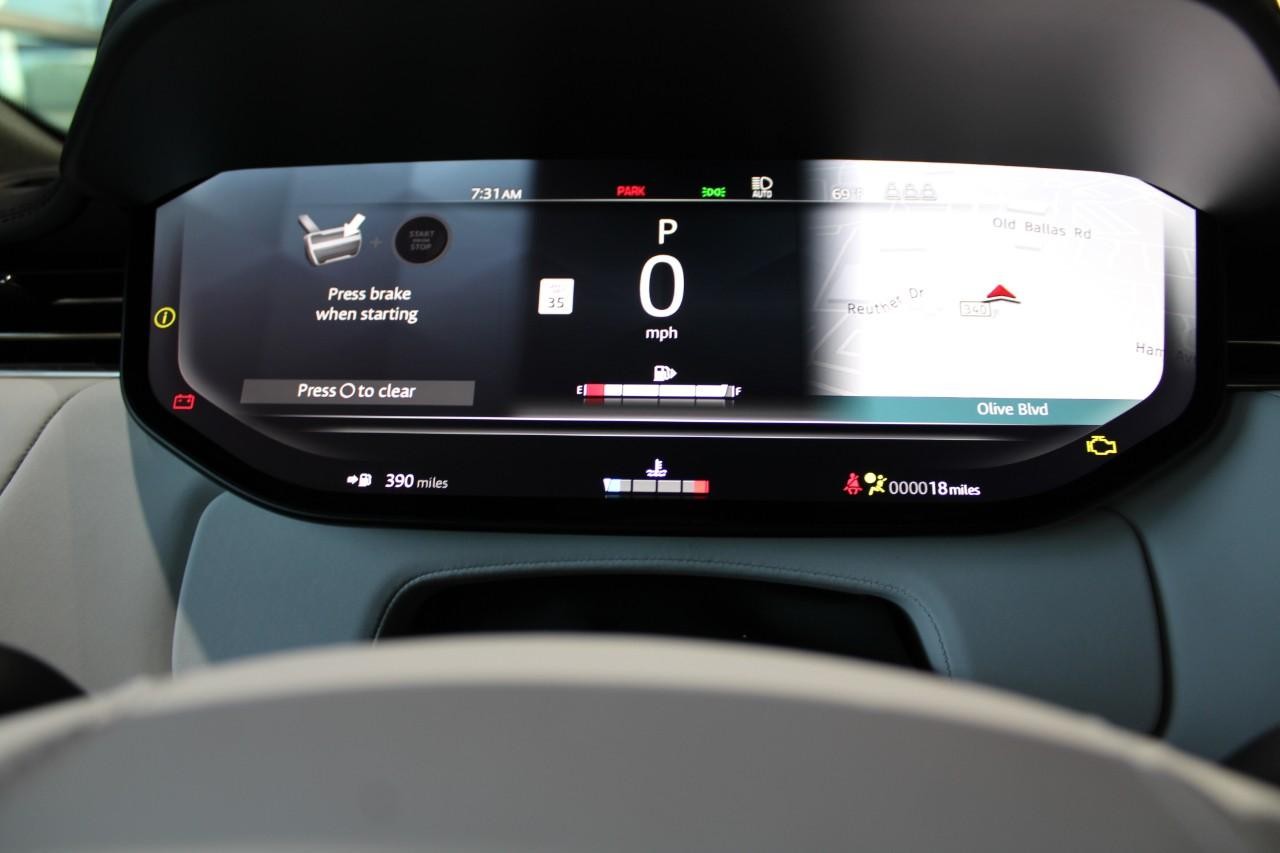 Land Rover Range Rover Sport Vehicle Full-screen Gallery Image 23