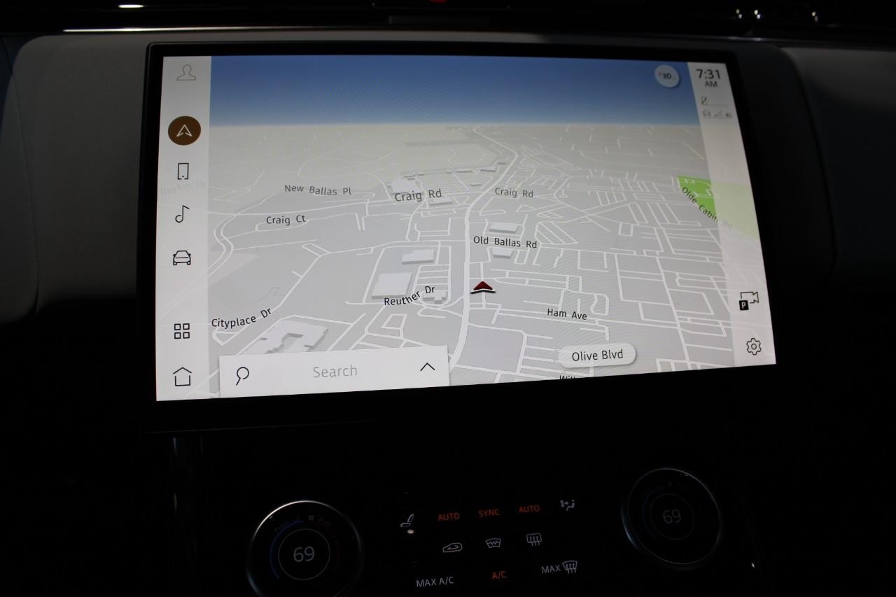 Land Rover Range Rover Sport Vehicle Full-screen Gallery Image 24