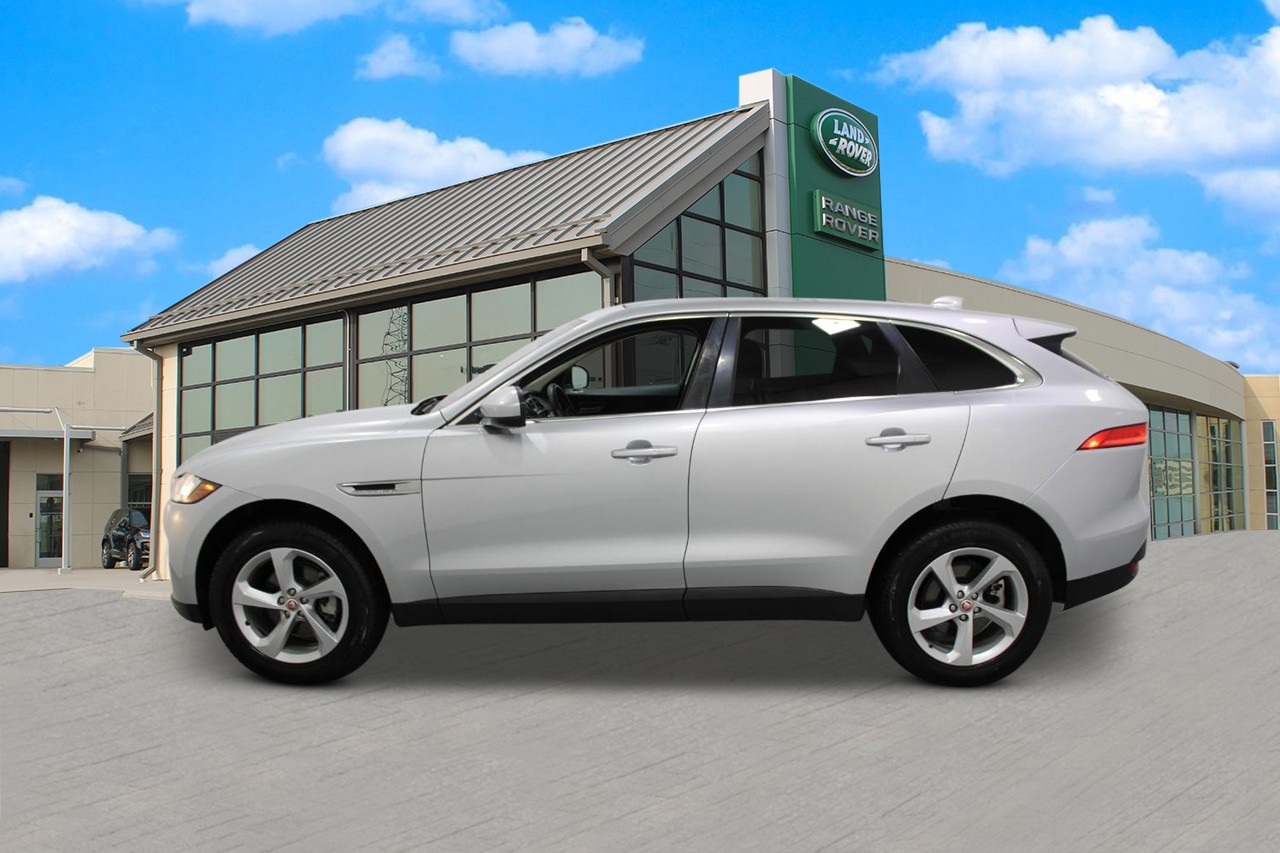 Jaguar F-Pace Vehicle Full-screen Gallery Image 2