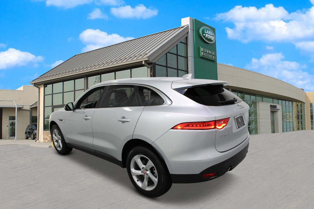 Jaguar F-Pace Vehicle Full-screen Gallery Image 3