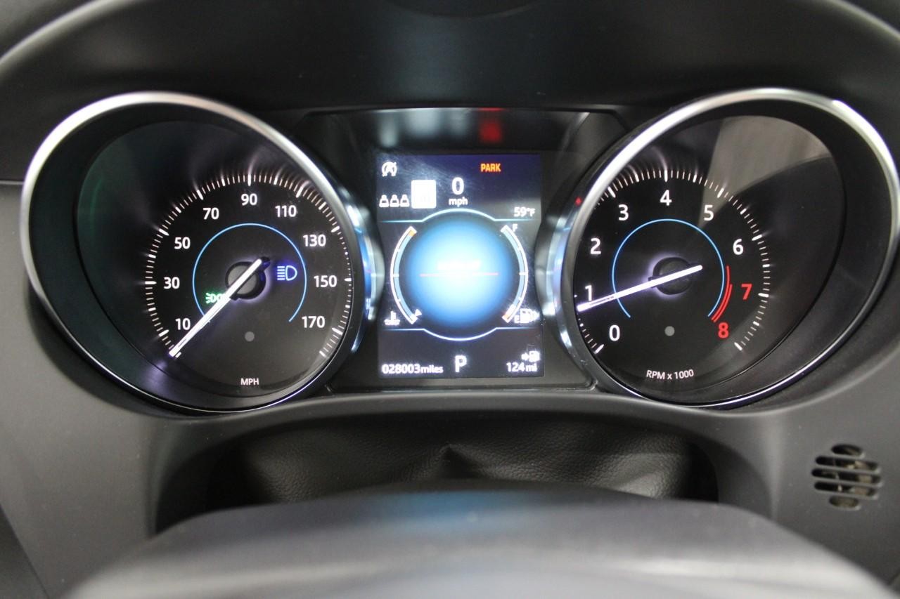 Jaguar F-Pace Vehicle Full-screen Gallery Image 24