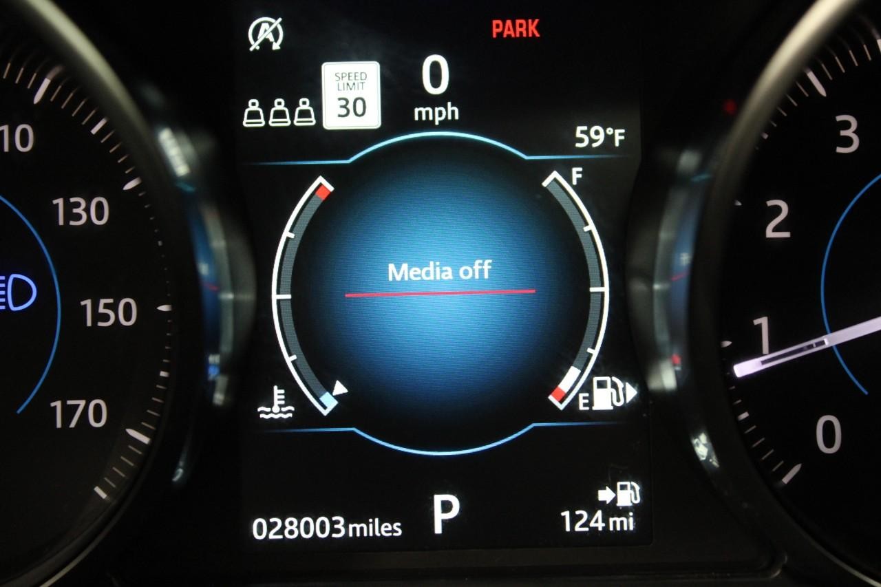 Jaguar F-Pace Vehicle Full-screen Gallery Image 25