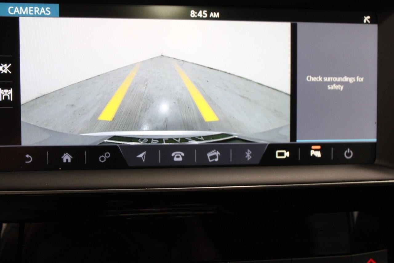 Jaguar F-Pace Vehicle Full-screen Gallery Image 27