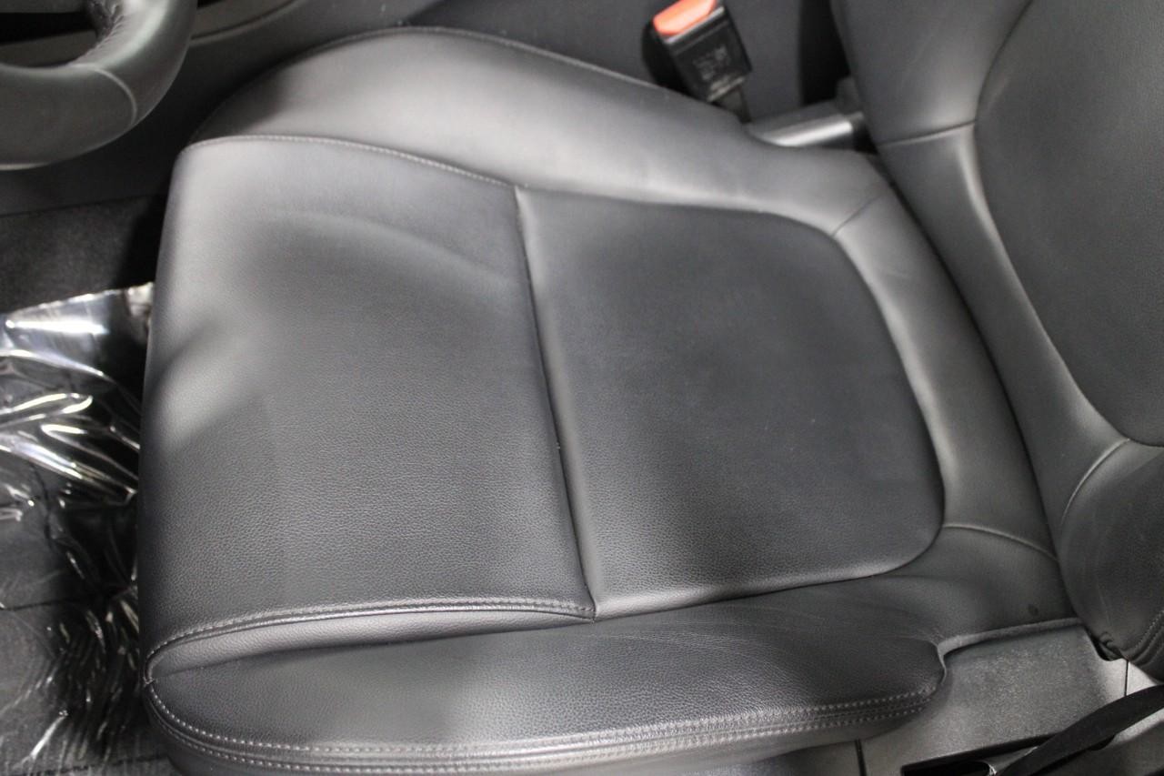 Jaguar F-Pace Vehicle Full-screen Gallery Image 36