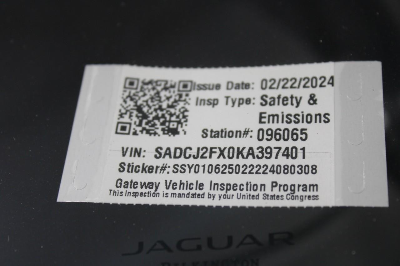 Jaguar F-Pace Vehicle Full-screen Gallery Image 37