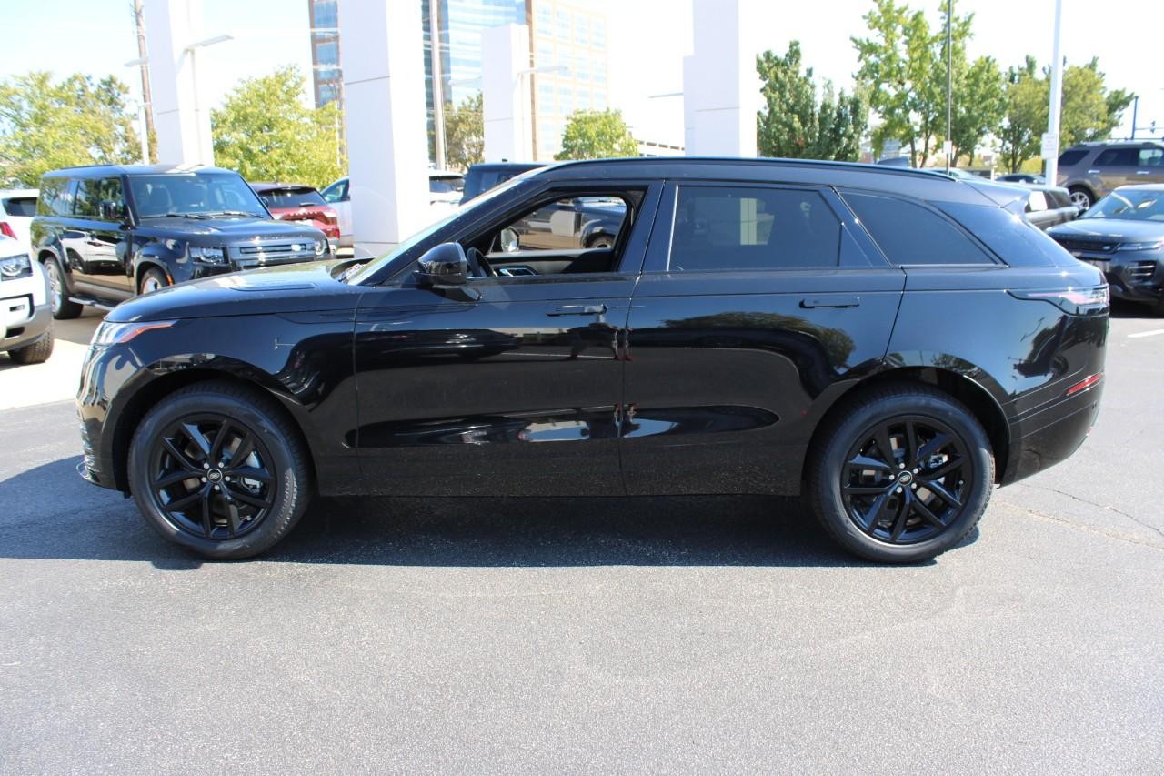 Land Rover Range Rover Velar Vehicle Full-screen Gallery Image 2