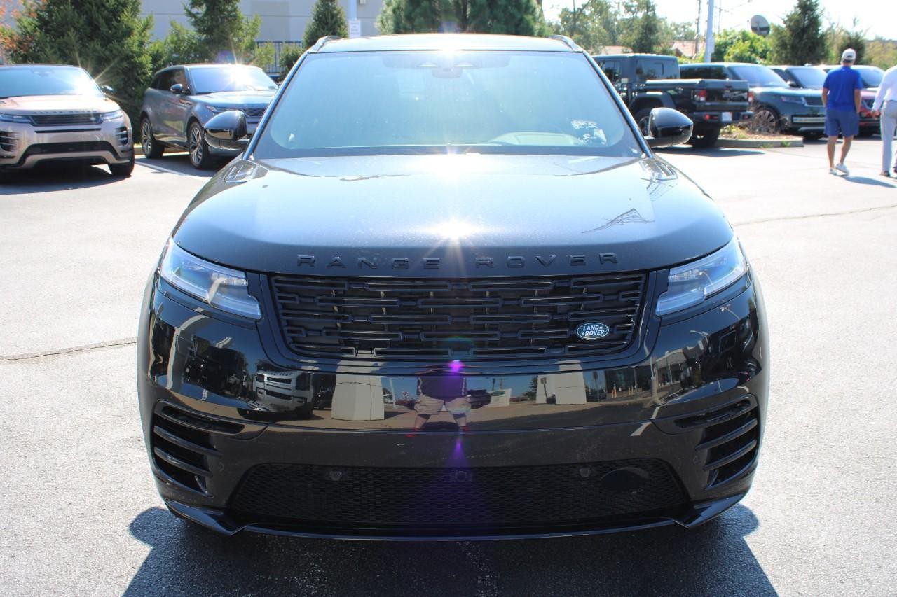 Land Rover Range Rover Velar Vehicle Full-screen Gallery Image 7