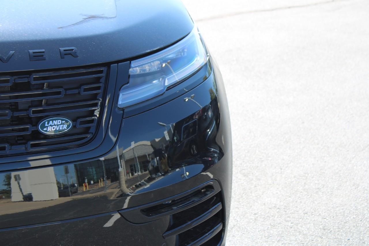 Land Rover Range Rover Velar Vehicle Full-screen Gallery Image 9