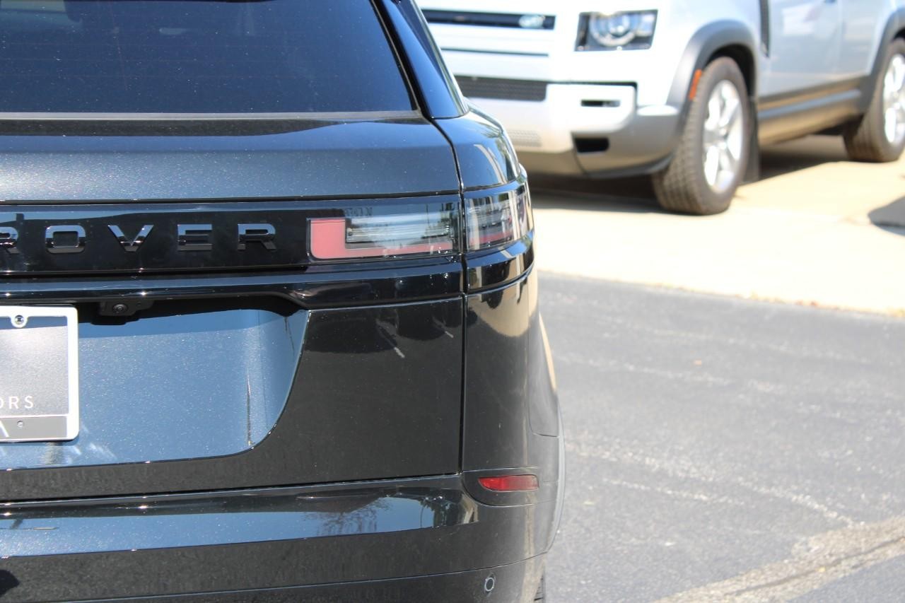 Land Rover Range Rover Velar Vehicle Full-screen Gallery Image 12