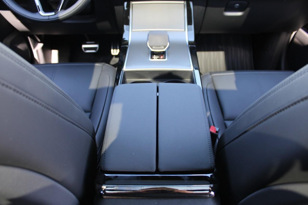 Land Rover Range Rover Velar Vehicle Full-screen Gallery Image 18