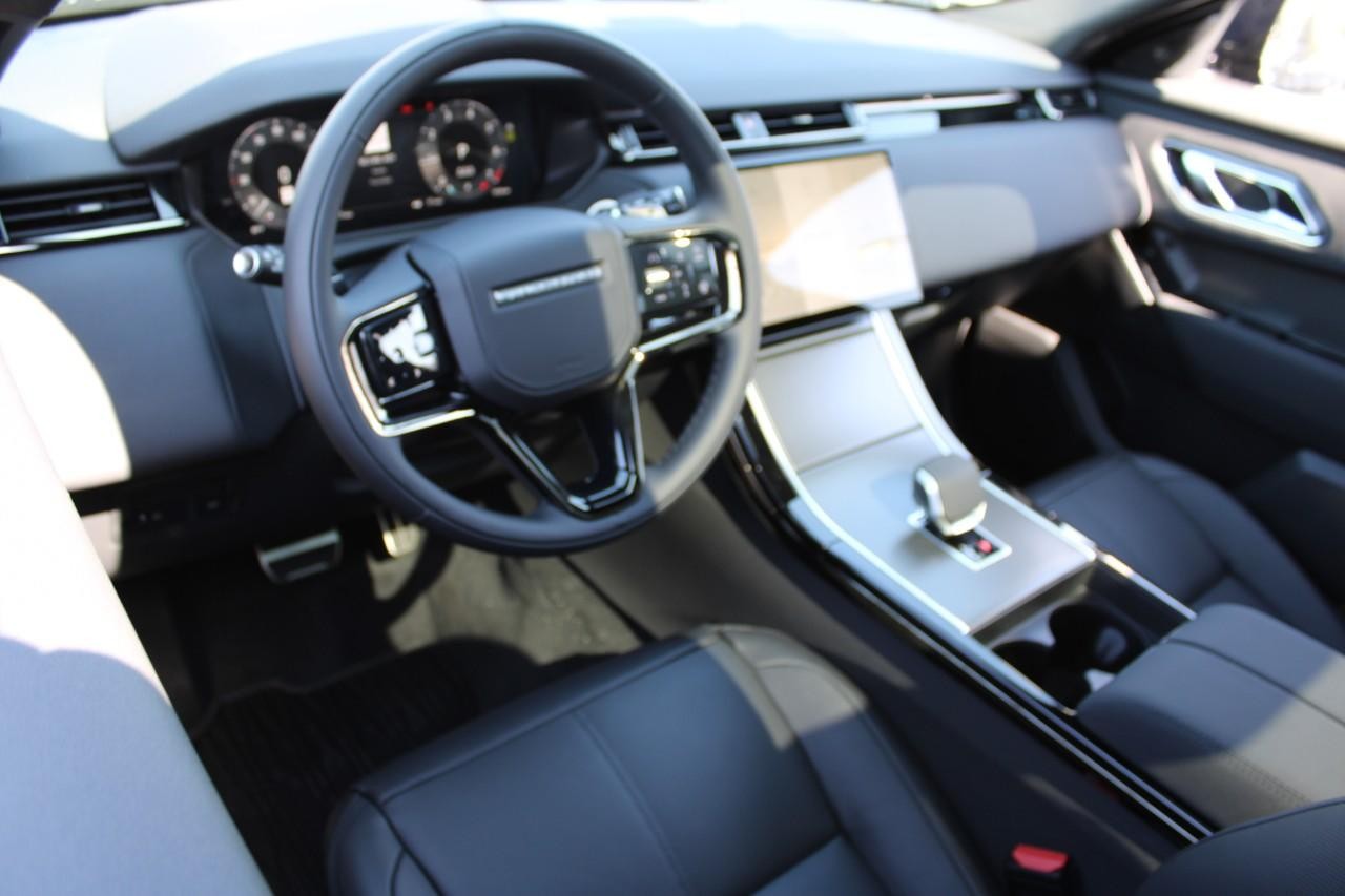 Land Rover Range Rover Velar Vehicle Full-screen Gallery Image 20