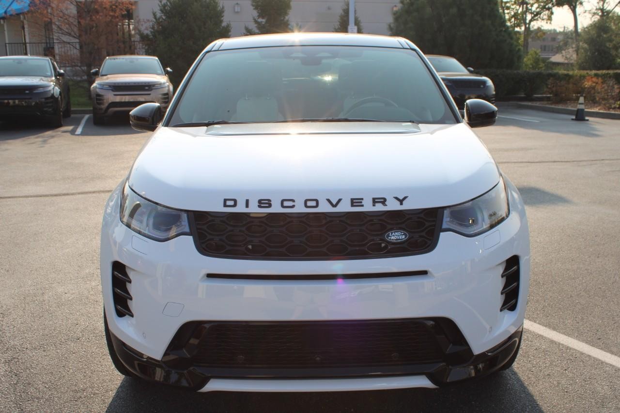 Land Rover Discovery Sport Vehicle Full-screen Gallery Image 7