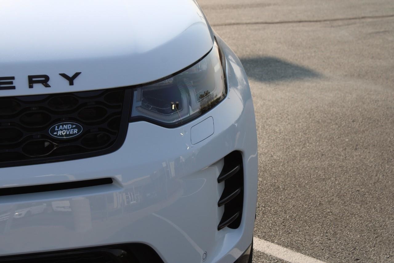 Land Rover Discovery Sport Vehicle Full-screen Gallery Image 9