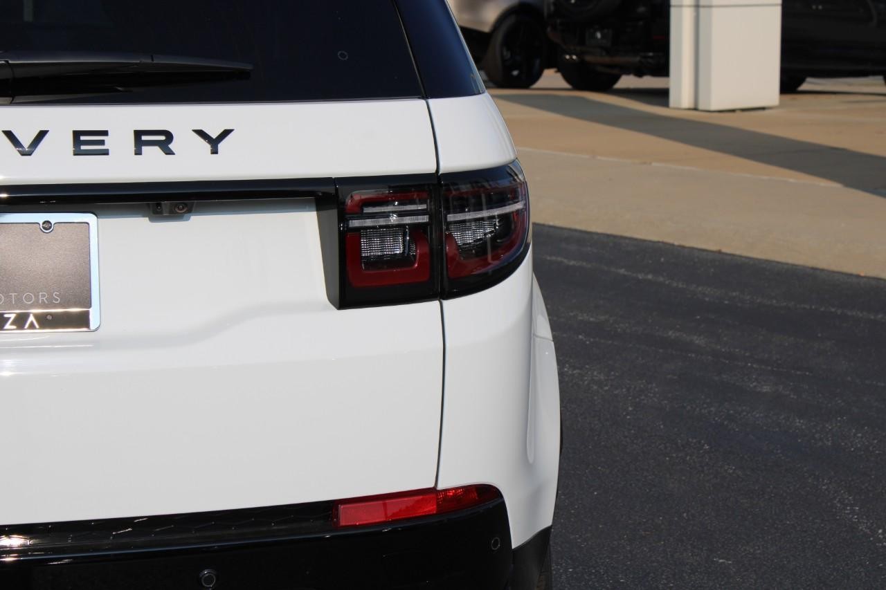 Land Rover Discovery Sport Vehicle Full-screen Gallery Image 12